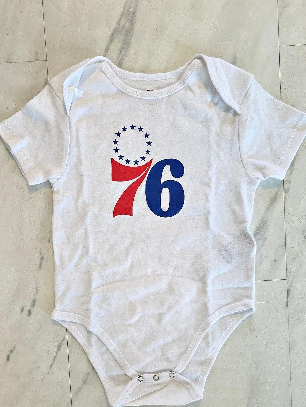 NBA Philadelphia 76ers Baby Bodysuit White & Red 24M